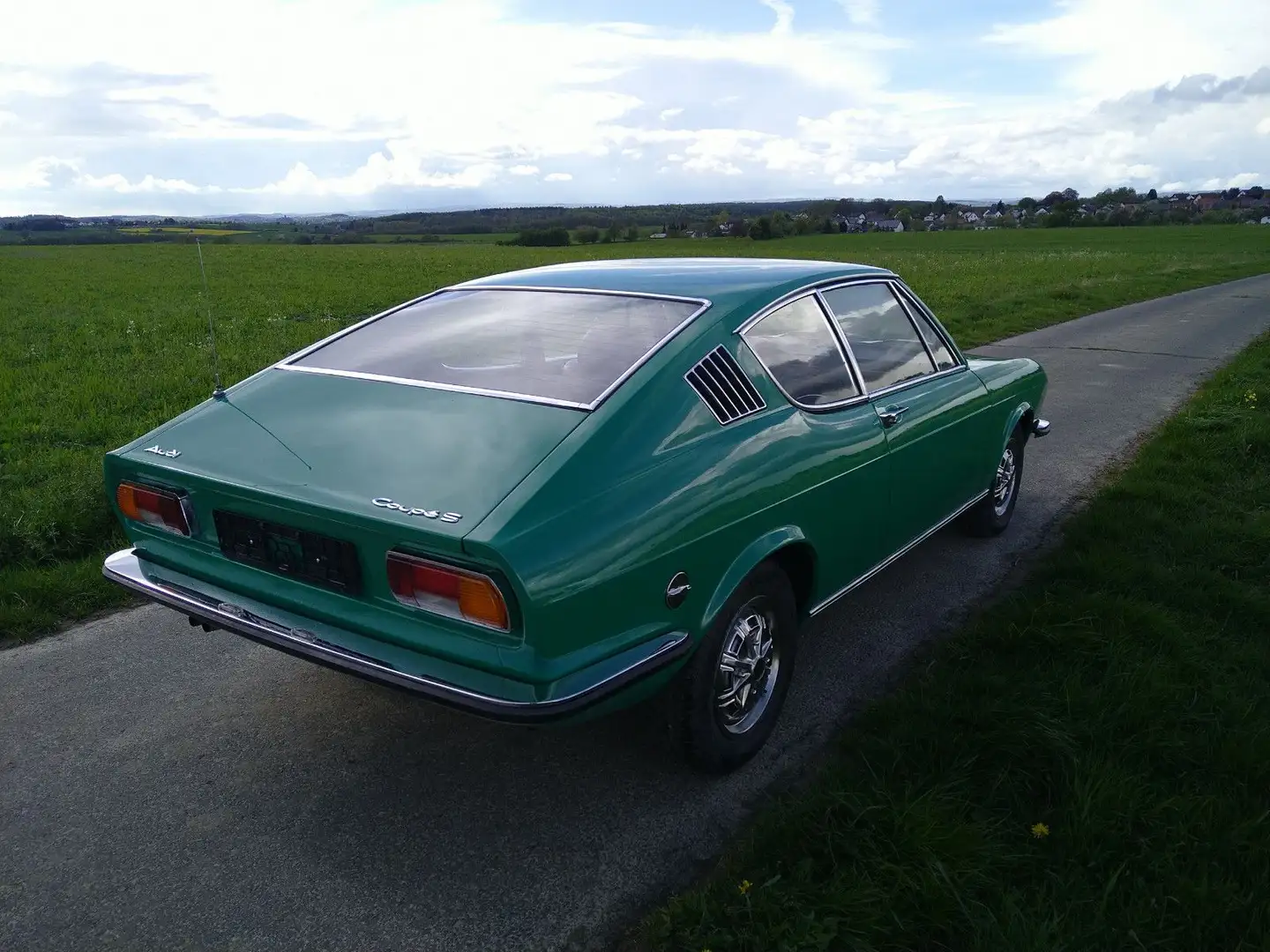 Audi 100 Coupe S aus 1971 mit 115 PS Зелений - 2