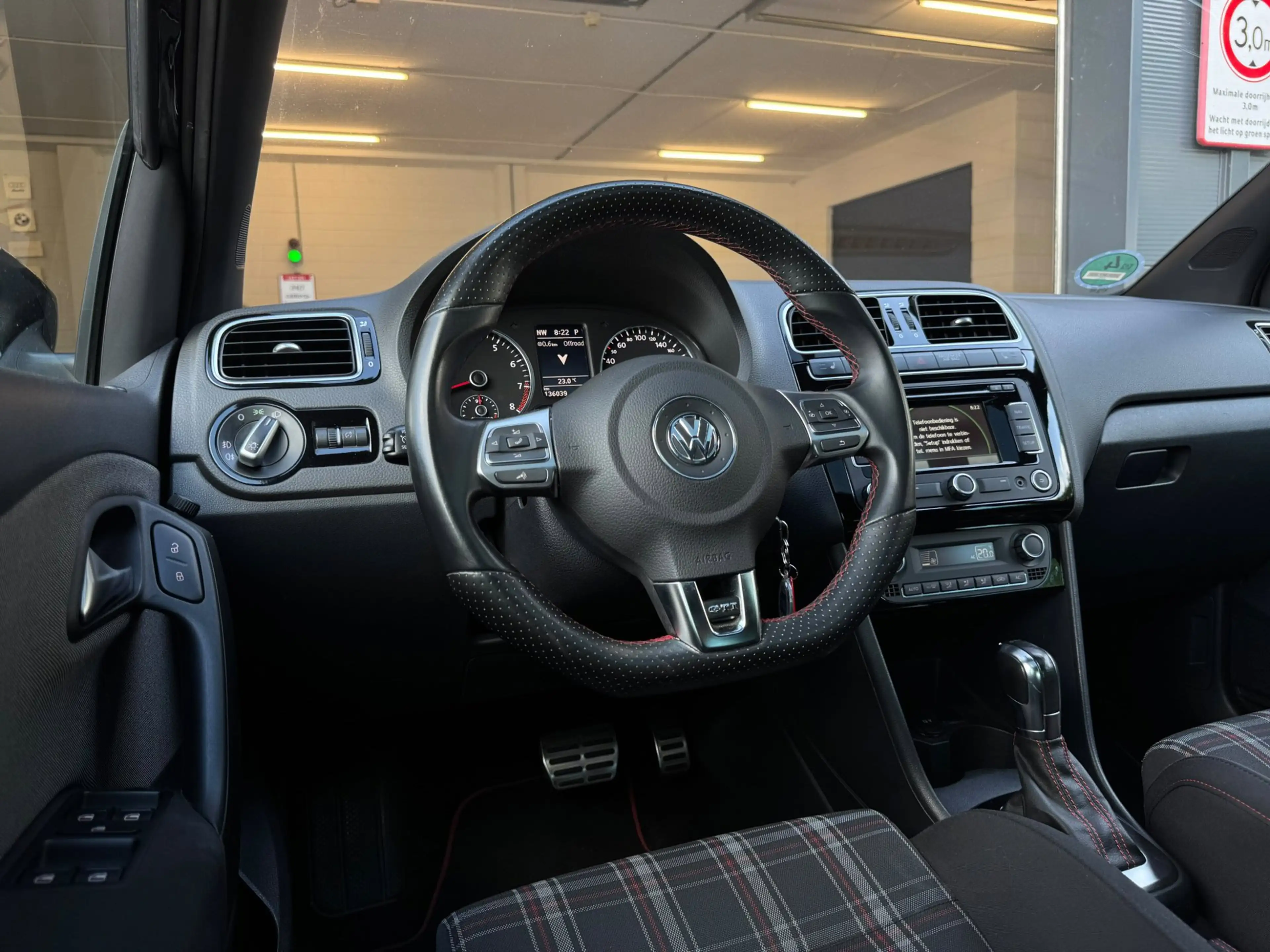 Volkswagen Polo GTI 1.4 TSI / PANO / XENON / STOELVERW. / CRUISE / CLI — photo 38