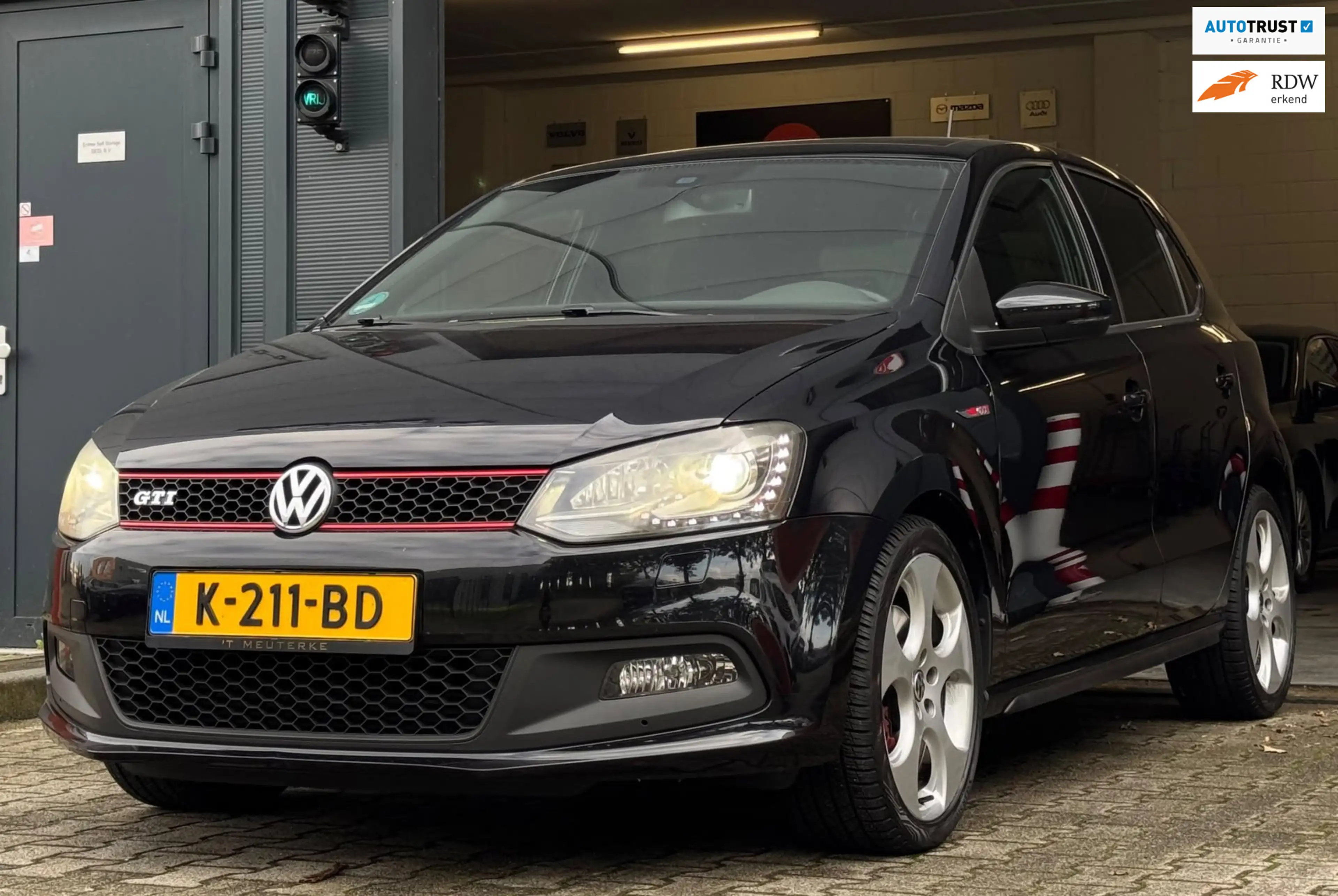 Volkswagen Polo GTI 1.4 TSI / PANO / XENON / STOELVERW. / CRUISE / CLI