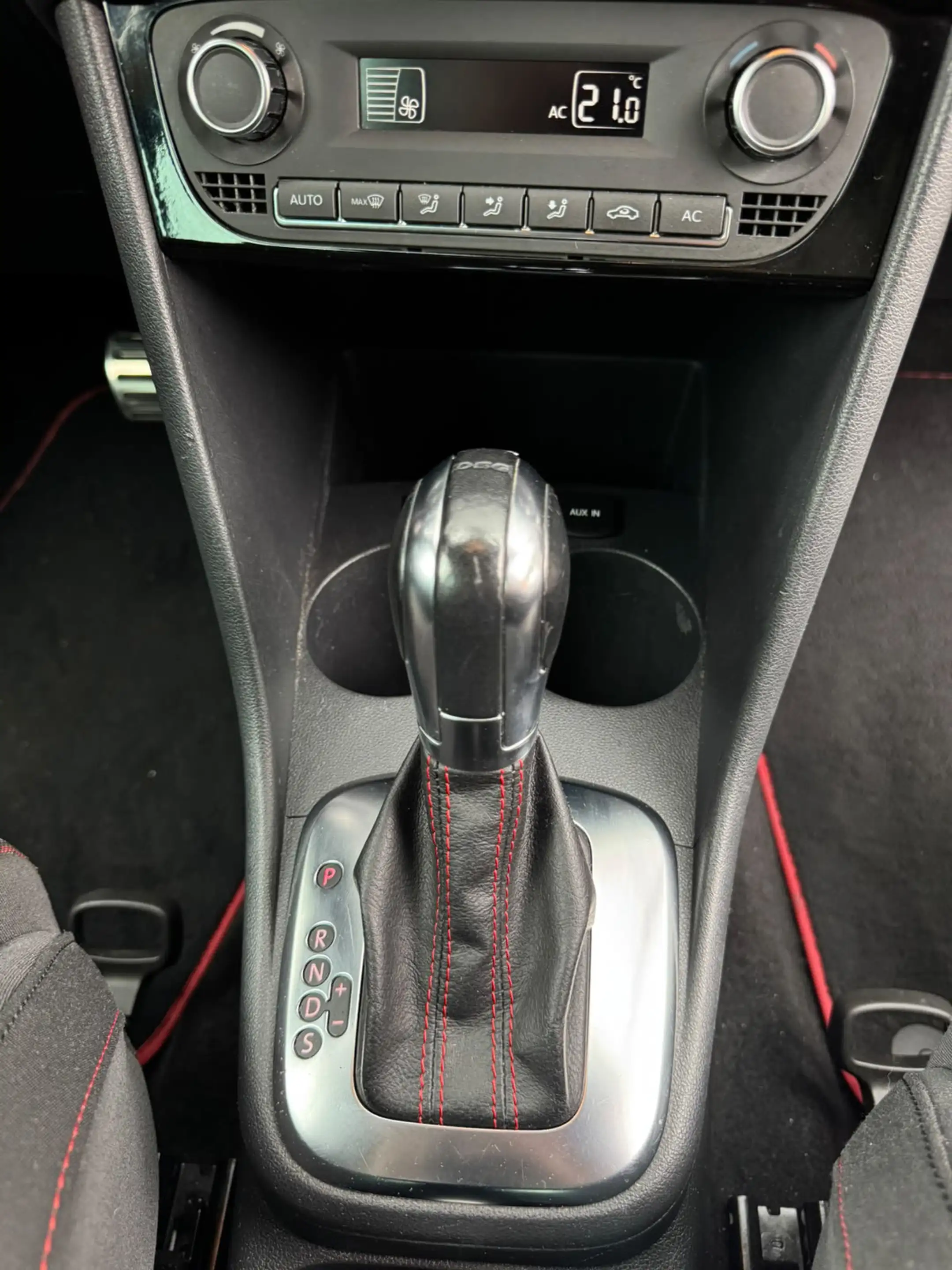 Volkswagen Polo GTI 1.4 TSI / PANO / XENON / STOELVERW. / CRUISE / CLI — photo 32