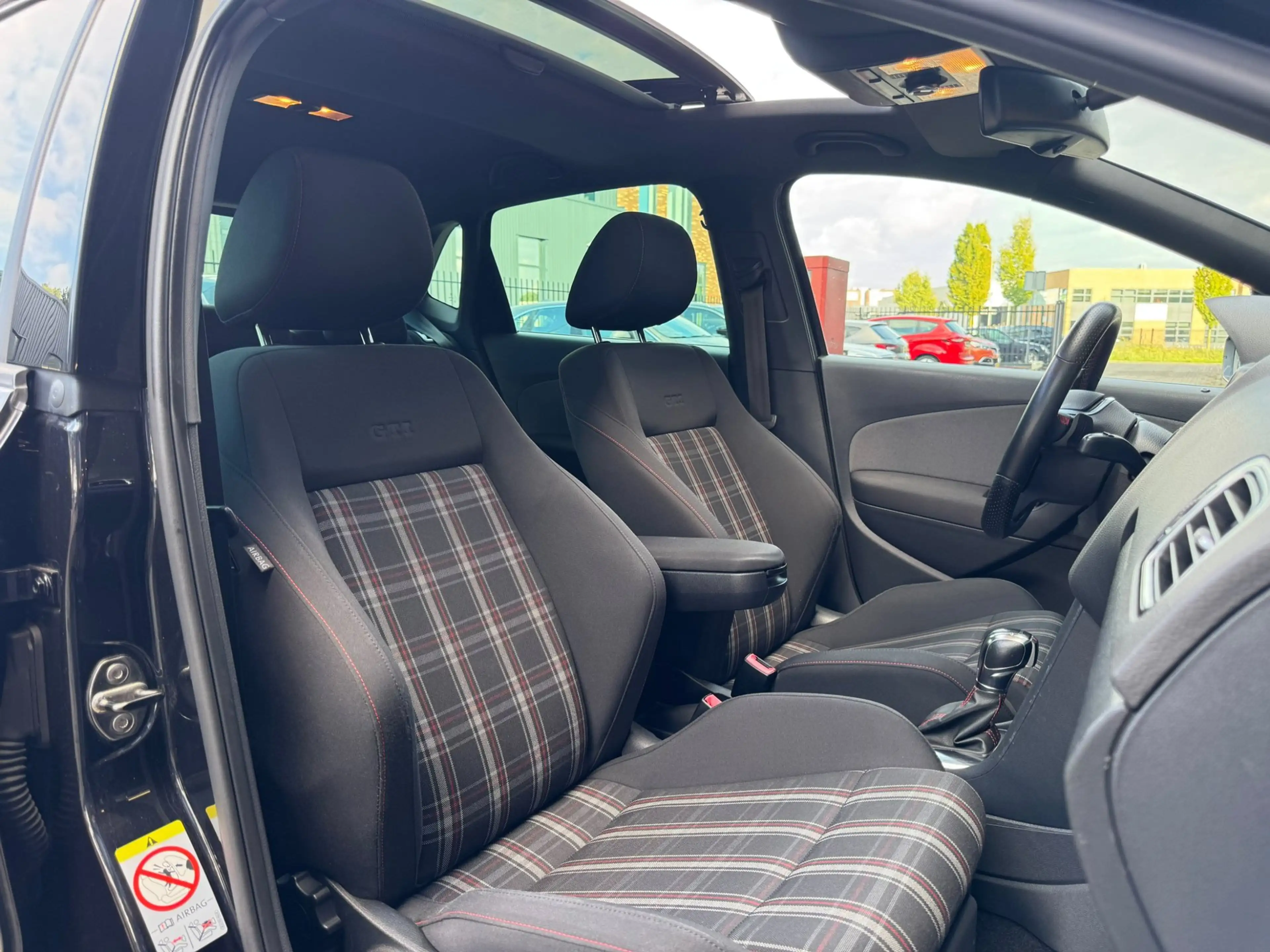 Volkswagen Polo GTI 1.4 TSI / PANO / XENON / STOELVERW. / CRUISE / CLI — photo 28