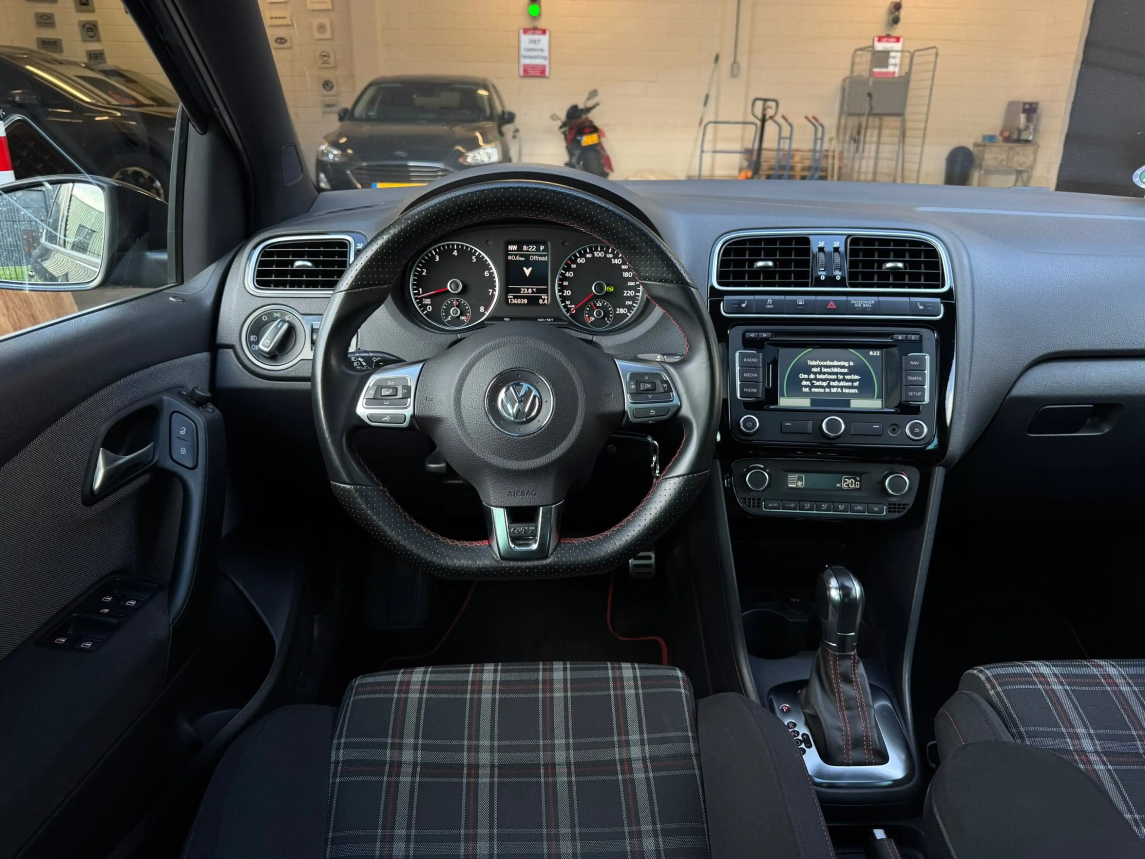 Volkswagen Polo GTI 1.4 TSI / PANO / XENON / STOELVERW. / CRUISE / CLI — photo 37