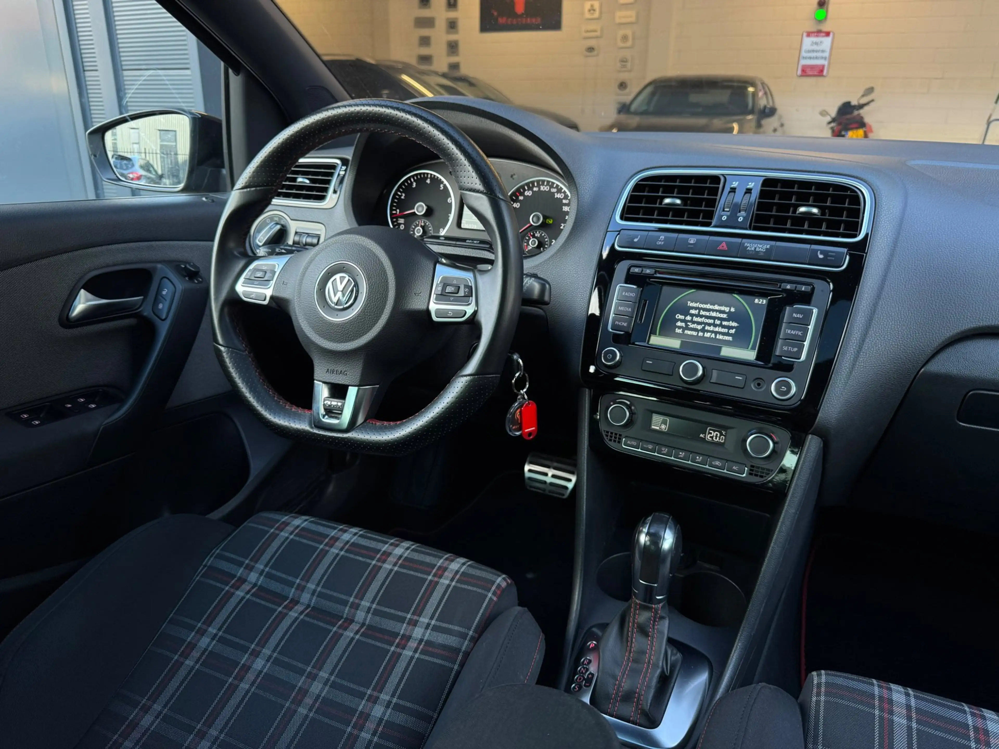 Volkswagen Polo GTI 1.4 TSI / PANO / XENON / STOELVERW. / CRUISE / CLI — photo 33