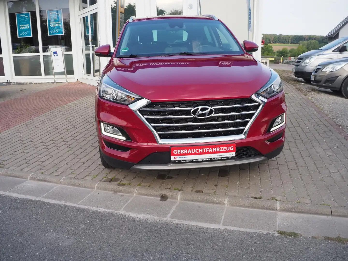 Hyundai TUCSON Trend,1.6 T-GDI 2 WD *Alu*Navi*8-fach* Rot - 2