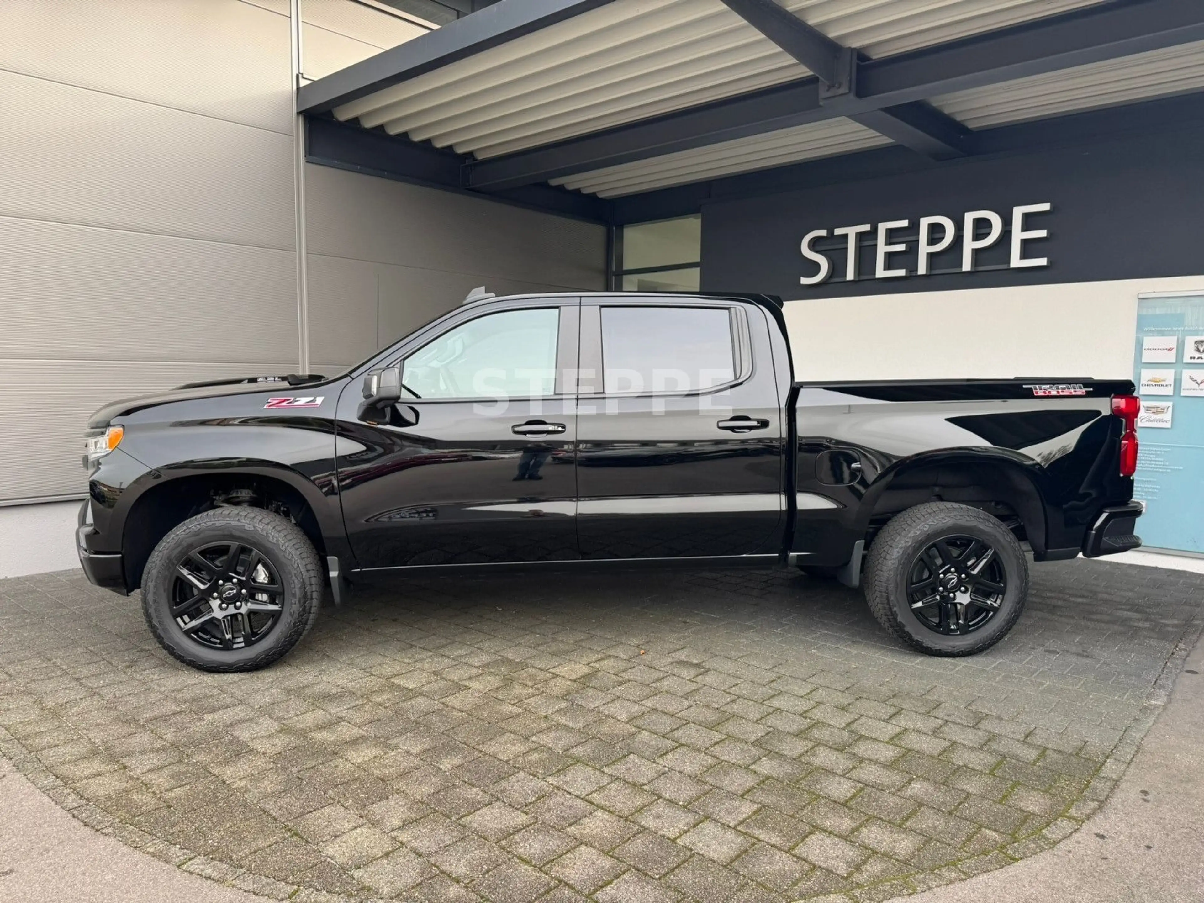 Chevrolet Silverado 2026 Silverado LT Trail Boss 6,2V8 Crew Cab. AHK — photo 3