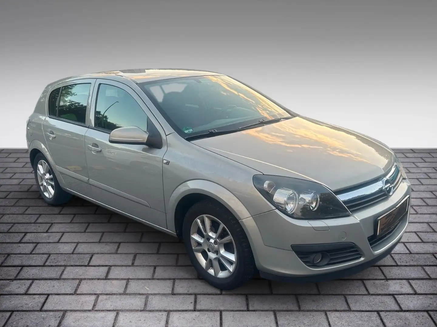 Opel Astra H Lim. Edition Серый - 2