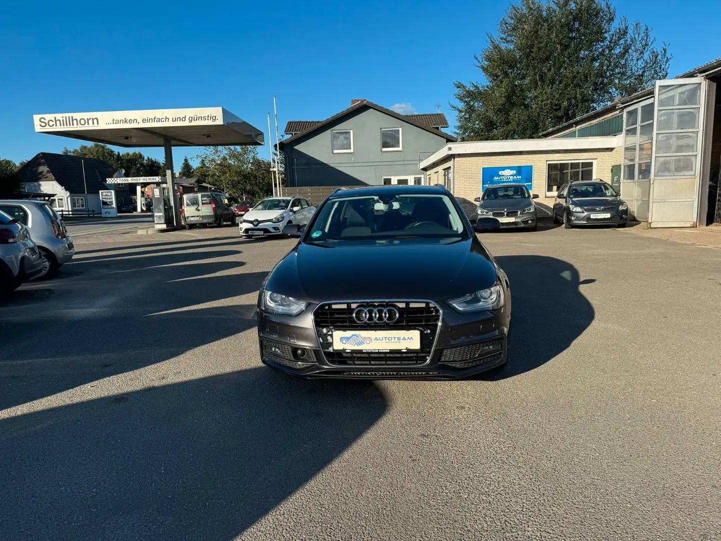 Audi A4 Avant AUTOMATIK/KLIMA/NAVI/KAMRA/S-LINE Grau - 2