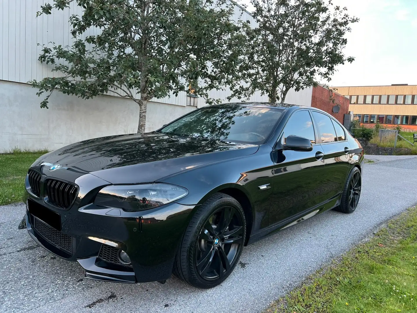 BMW 525 525d Sport-Aut. Czarny - 1