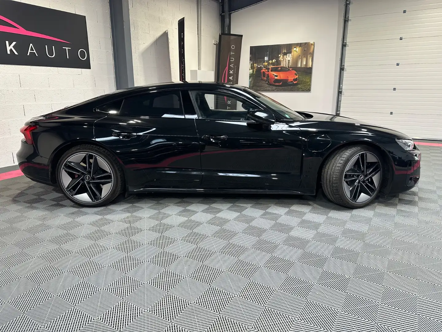 Audi e-tron GT Extended Чорний - 2