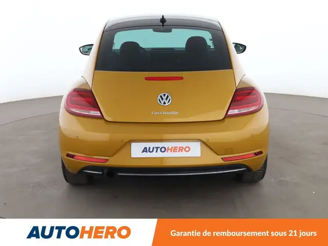 Volkswagen Beetle view 5