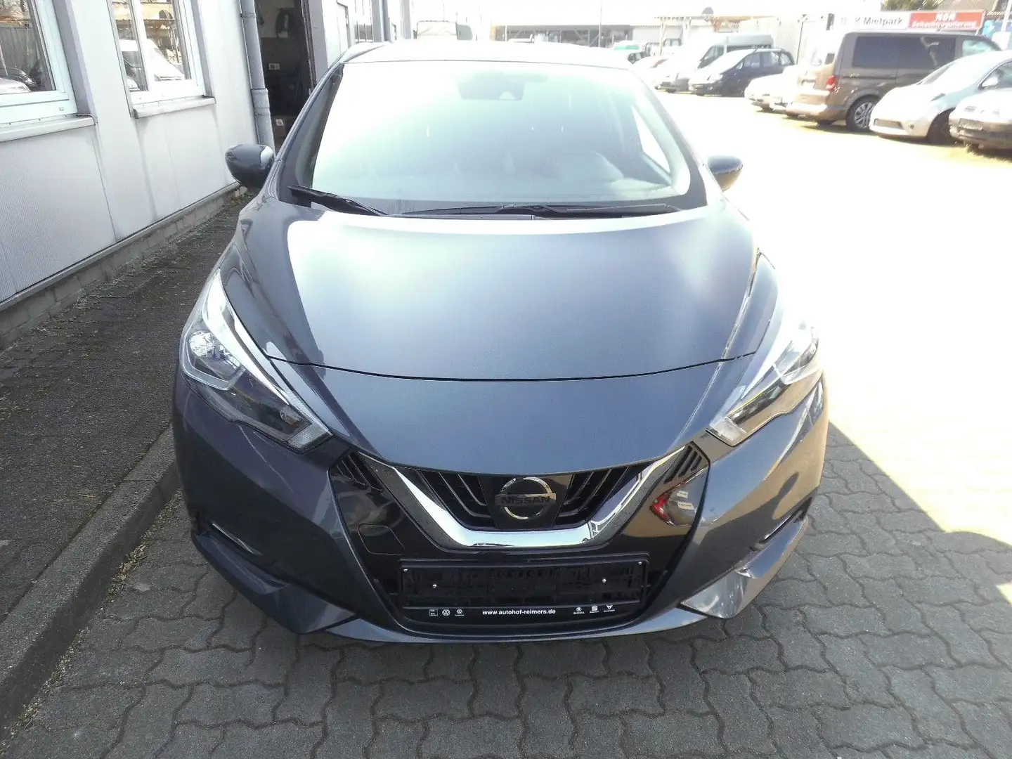 Nissan Micra Tekna Grau - 1
