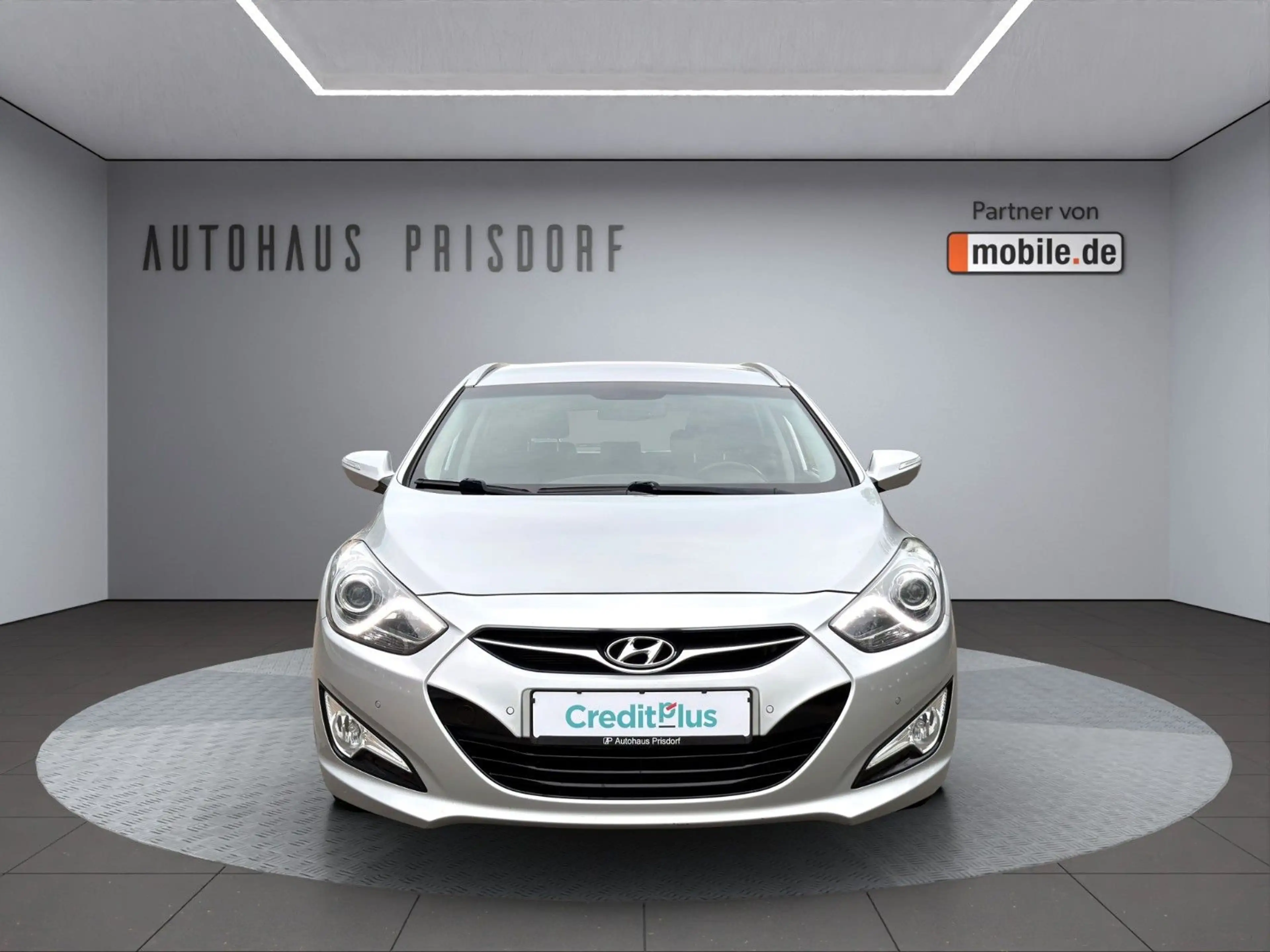 Hyundai i40 1.6 SHZ/PDC/Klima/Tempomat — photo 2