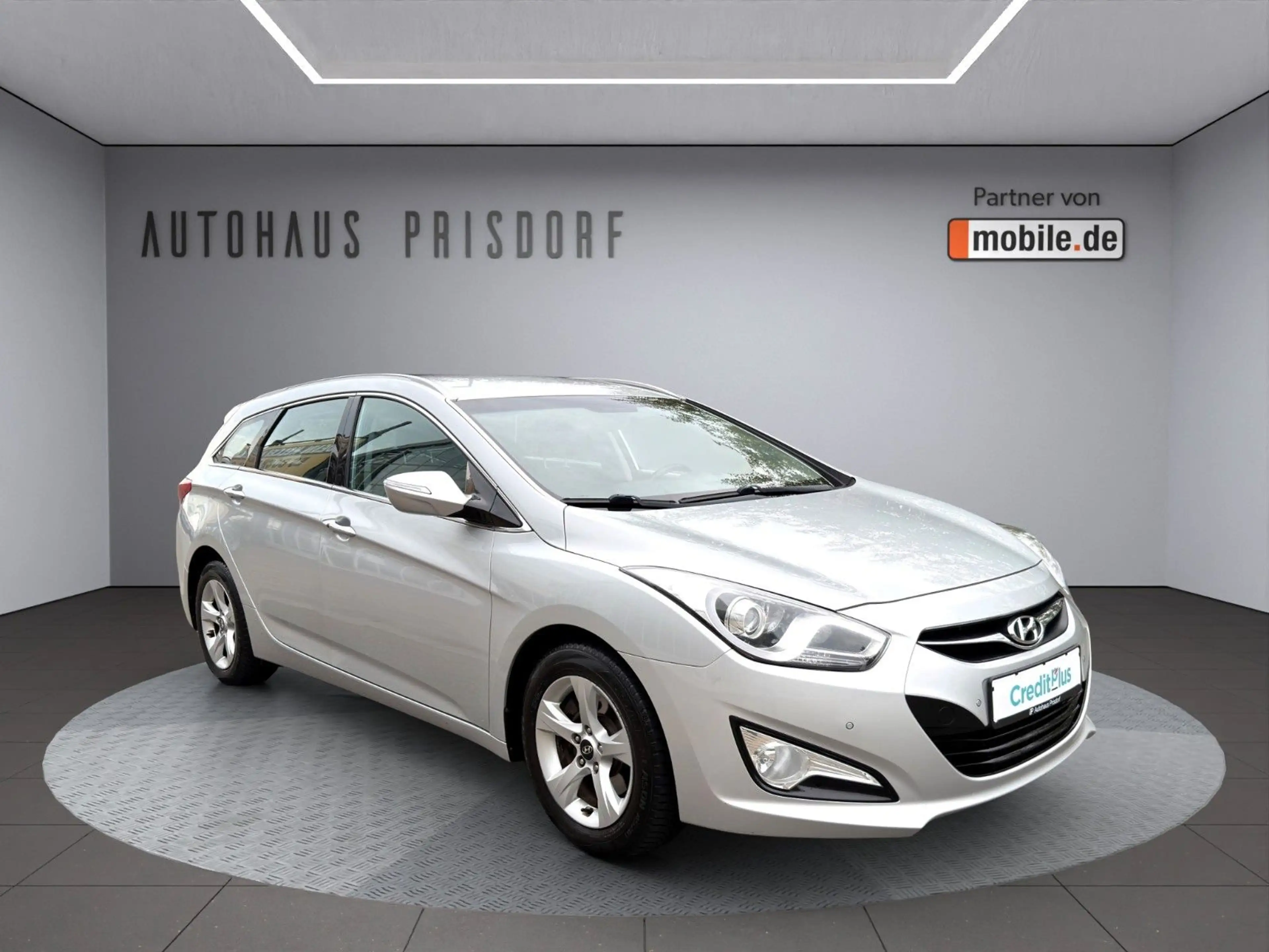 Hyundai i40 1.6 SHZ/PDC/Klima/Tempomat — photo 3