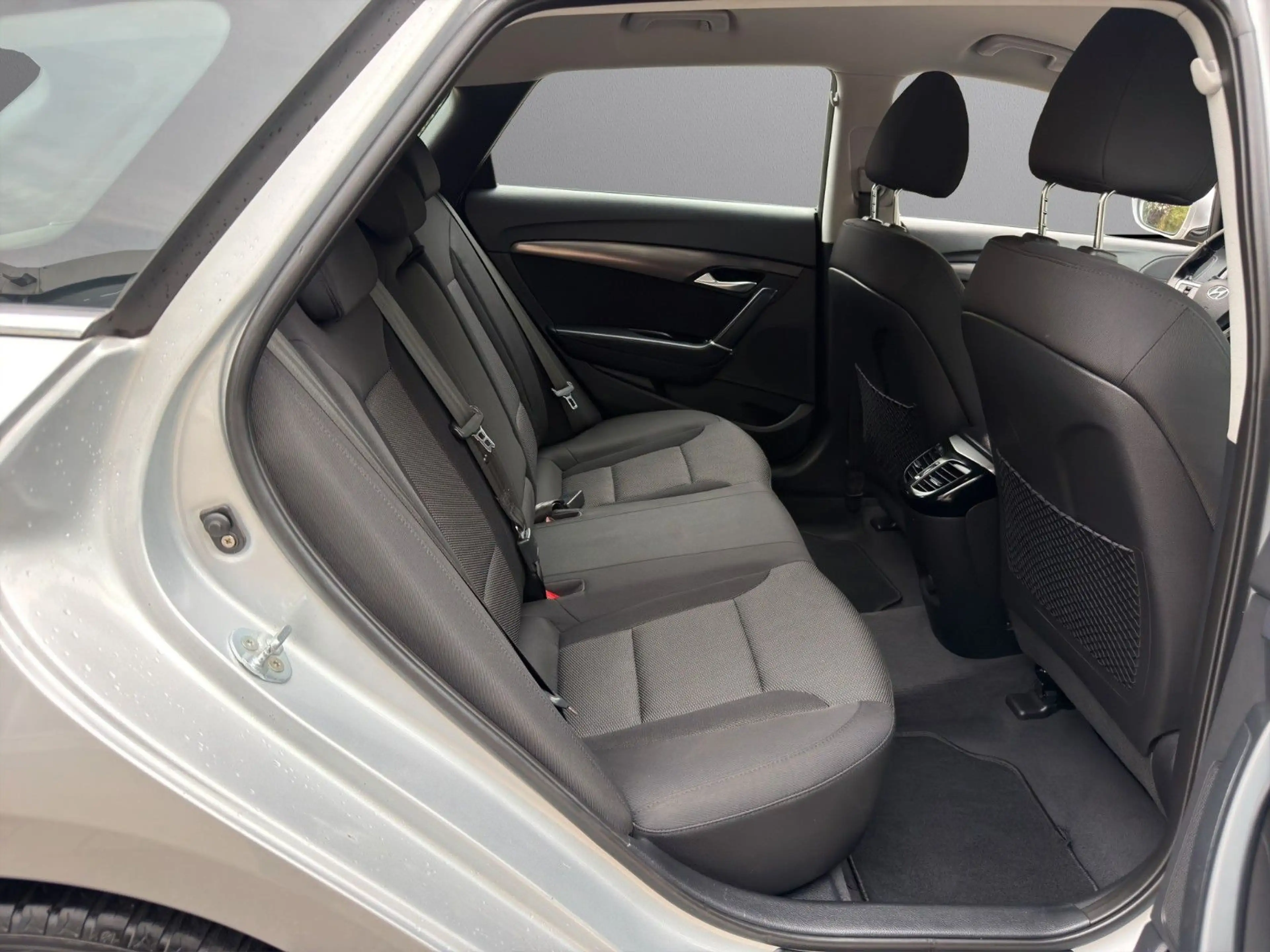 Hyundai i40 1.6 SHZ/PDC/Klima/Tempomat — photo 12