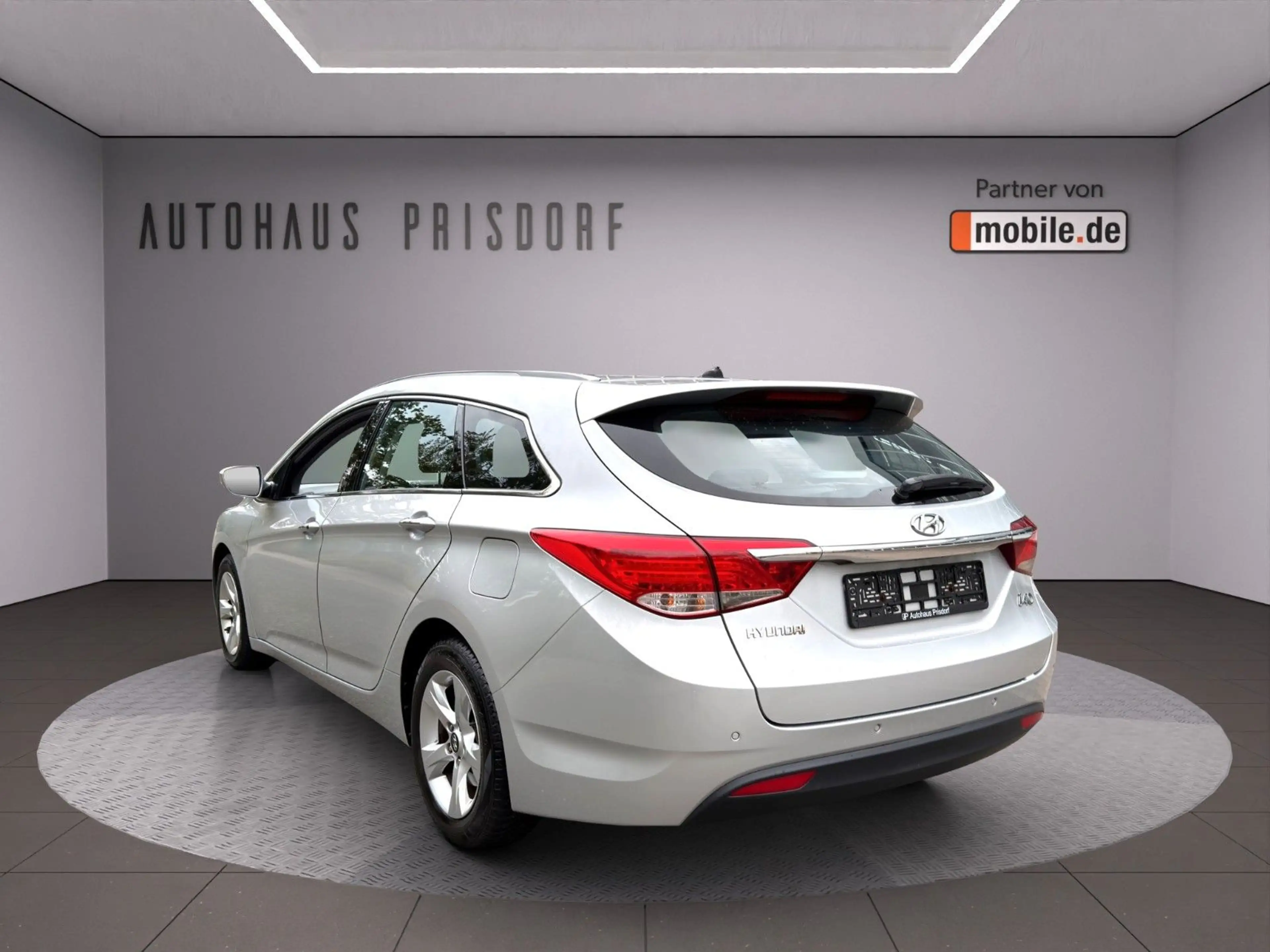 Hyundai i40 1.6 SHZ/PDC/Klima/Tempomat — photo 7