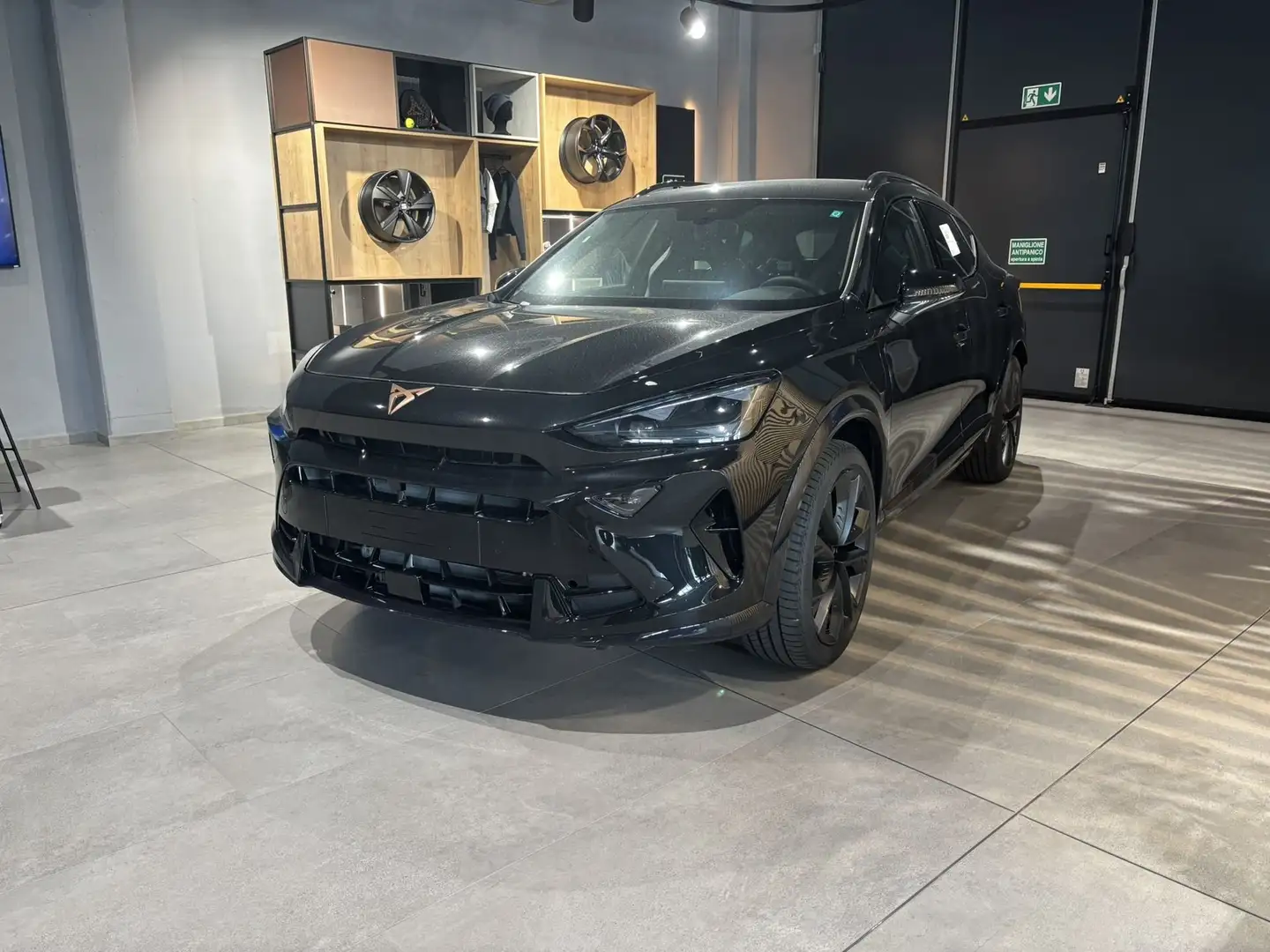 CUPRA Formentor Formentor 1.5 e-Hybrid DSG Dark Night Nuova Zwart - 1