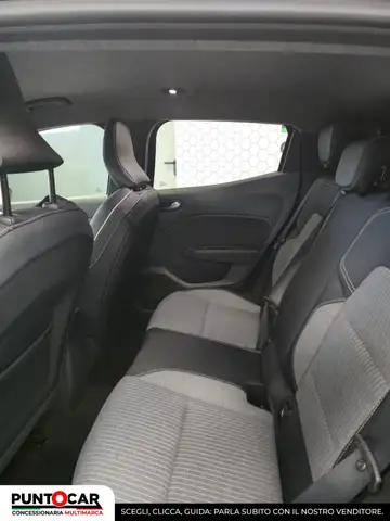 Renault Clio view 16