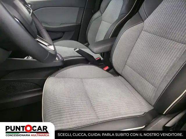 Renault Clio view 23