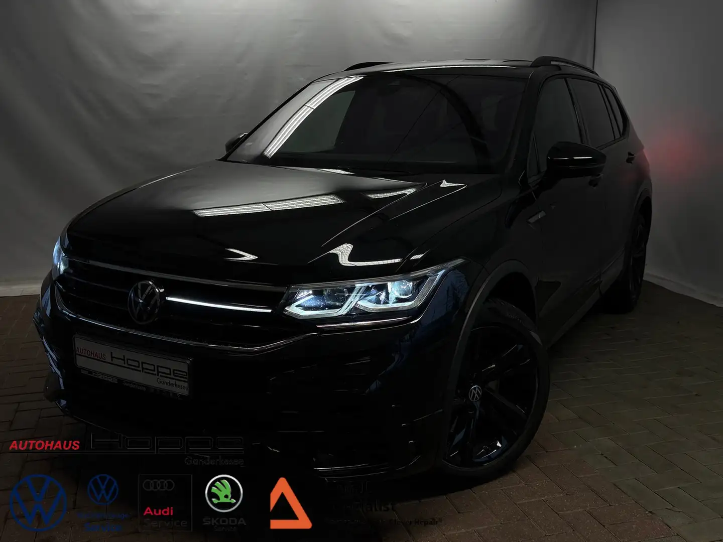 Volkswagen Tiguan Allspace R-Line 2.0 l TDI DSG 4M+STDH+AHK+RFK+NAVI+SHZ H... Noir - 1