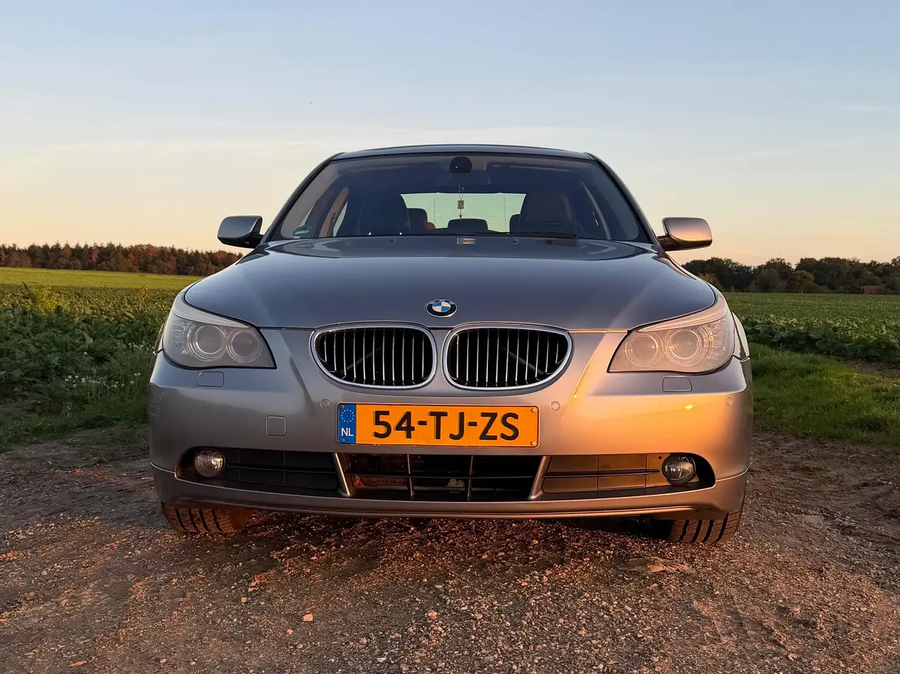 BMW 523