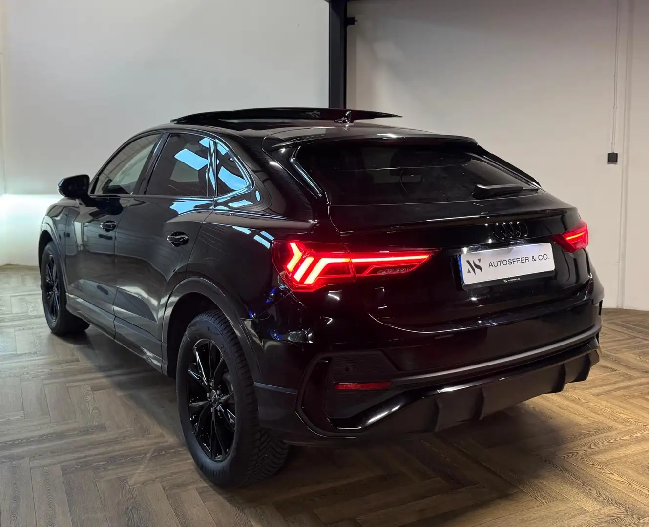 Audi Q3 Sportback 35 TFSI S Edition Competition PANO VOL' Nero - 2