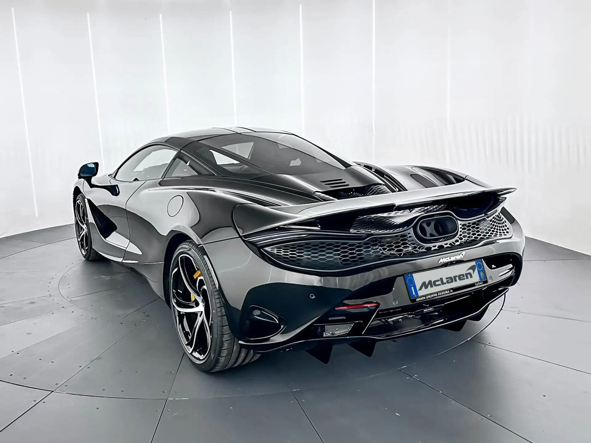 맥라렌 750S 750 2026 검정 사진 4