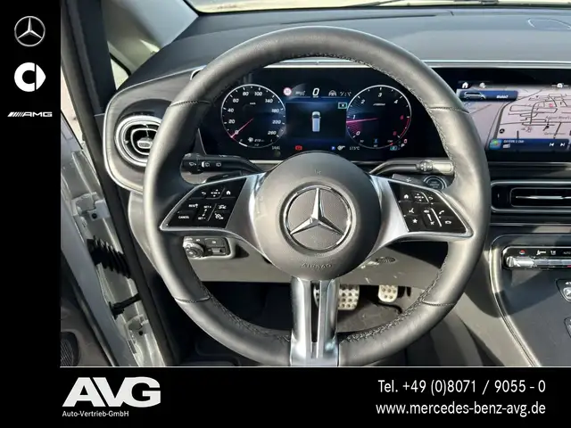 Mercedes-Benz 250 view 9