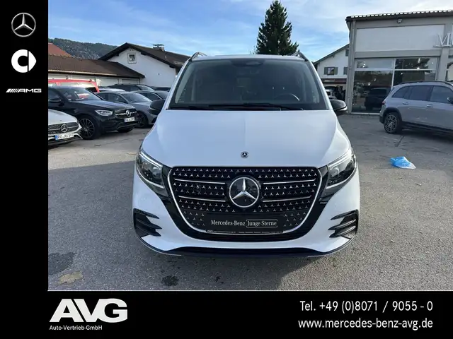 Mercedes-Benz 250 view 5