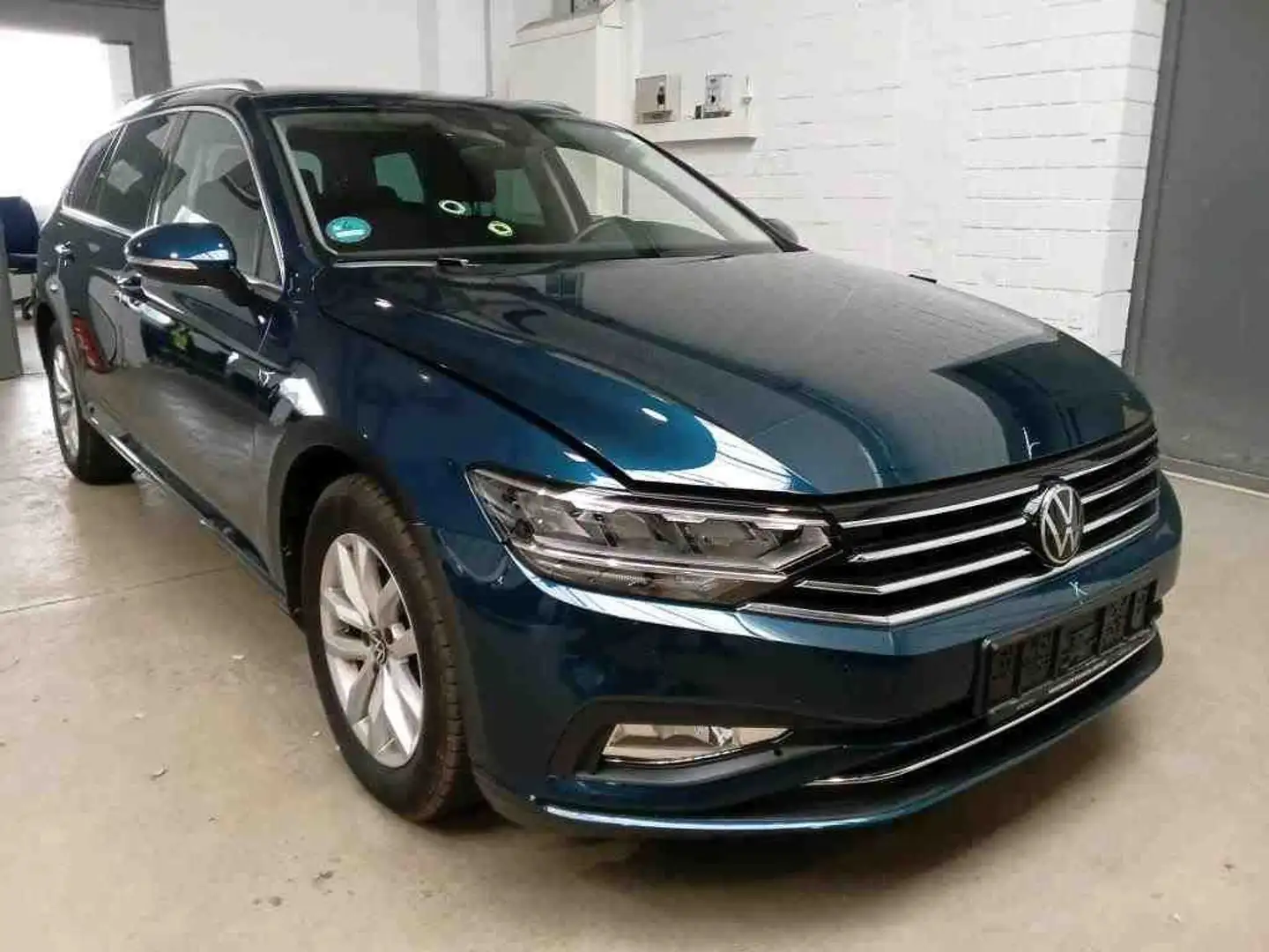 Volkswagen Passat Variant Passat Variant 2.0 TDI SCR DSG Business|NAVI|R-CAM - 2