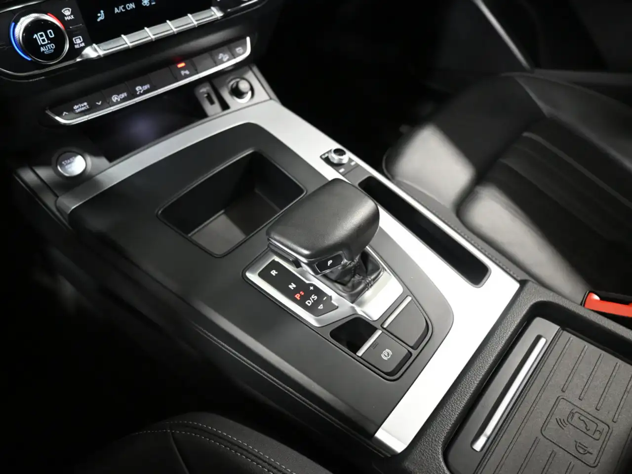 Audi Q5 снимка Audi Q5