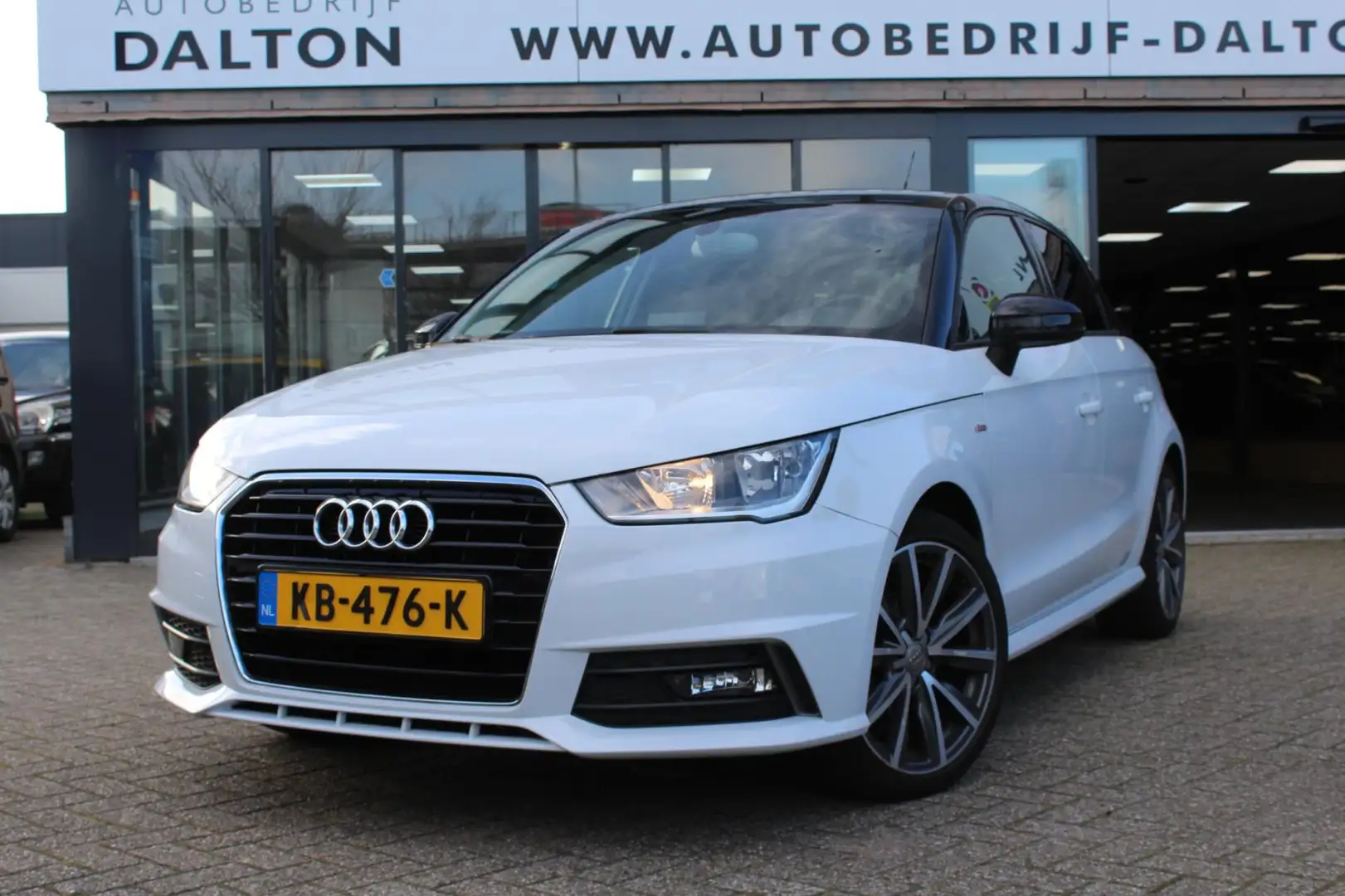 Audi A1 Sportback 1.0 TFSI Adrenalin AUTOMAAT S-LINE EXT / Wit - 2