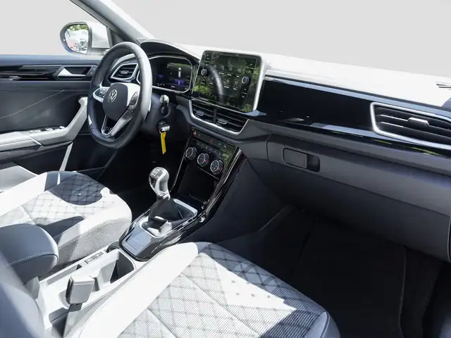 Volkswagen T-Roc view 11