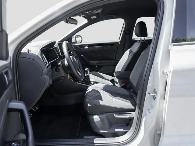 Volkswagen T-Roc view 9