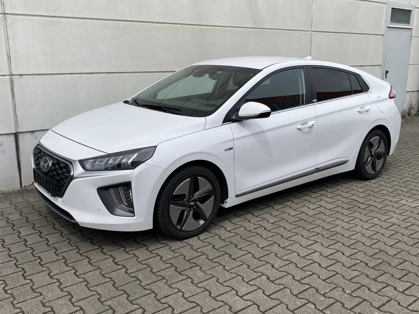 Hyundai IONIQ 1.6 GDI Hybrid  Premium Shz SiLü ACC LED Memory Wit - 2