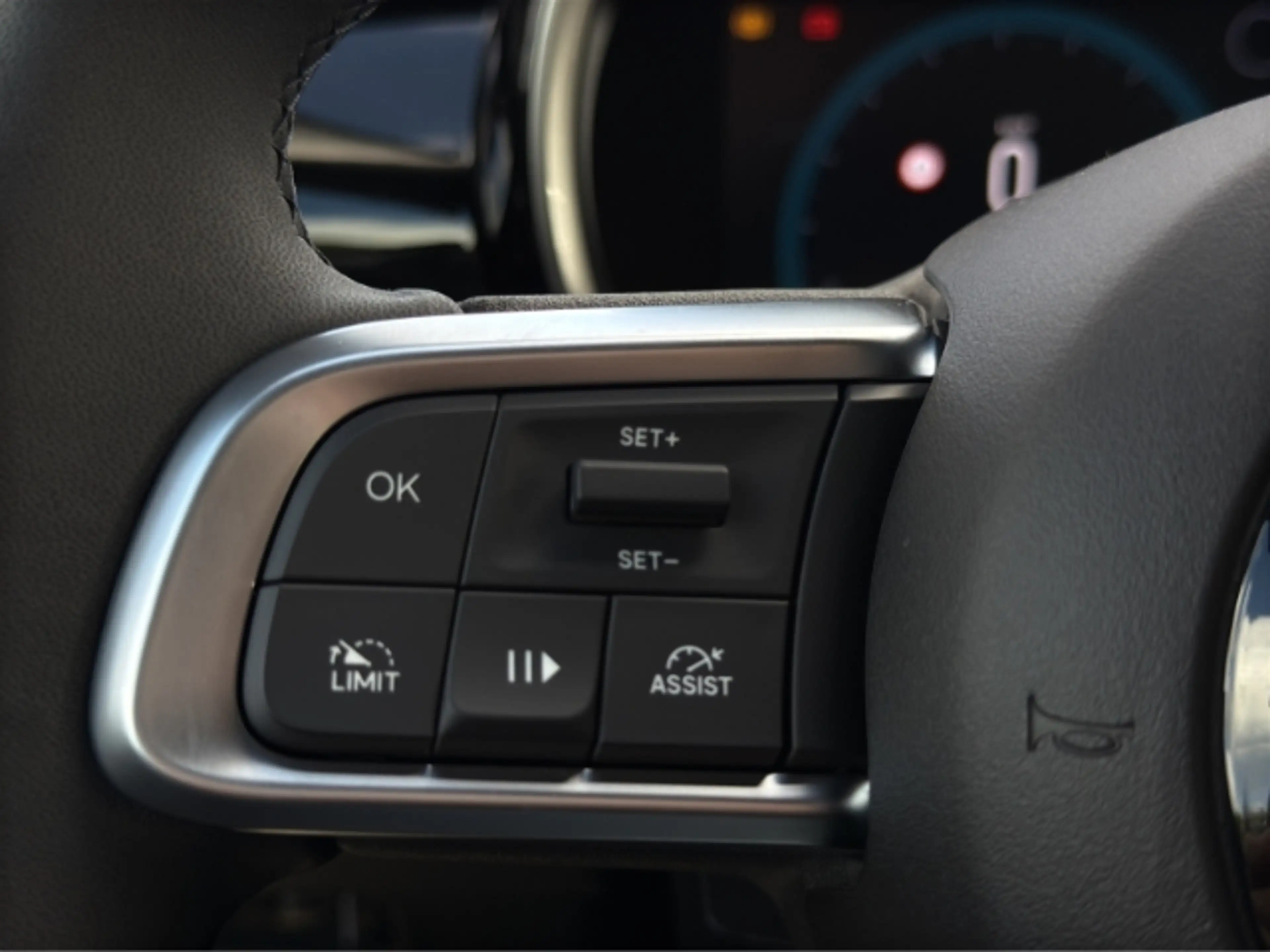 Fiat 600 Street/Bicolore/LED/PDC/Tempoamt/Apple&Android — photo 11