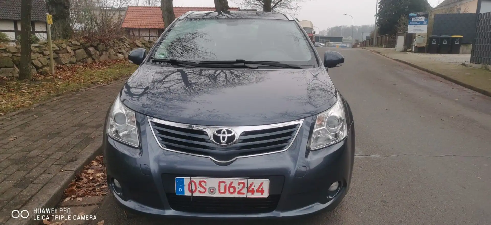 Toyota Avensis Combi Executive 2.2 D-4D Grijs - 2