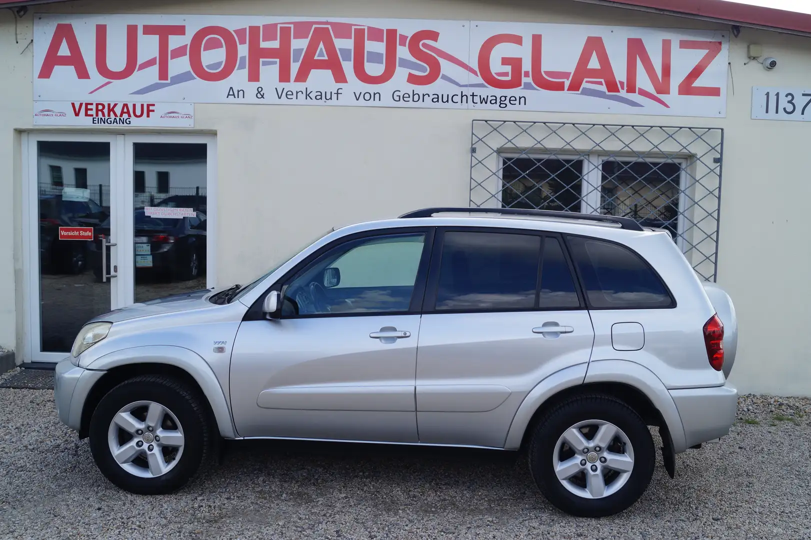 Toyota RAV 4 2.0 Sol 4x4 AHK*Klimatronik* Srebrny - 2