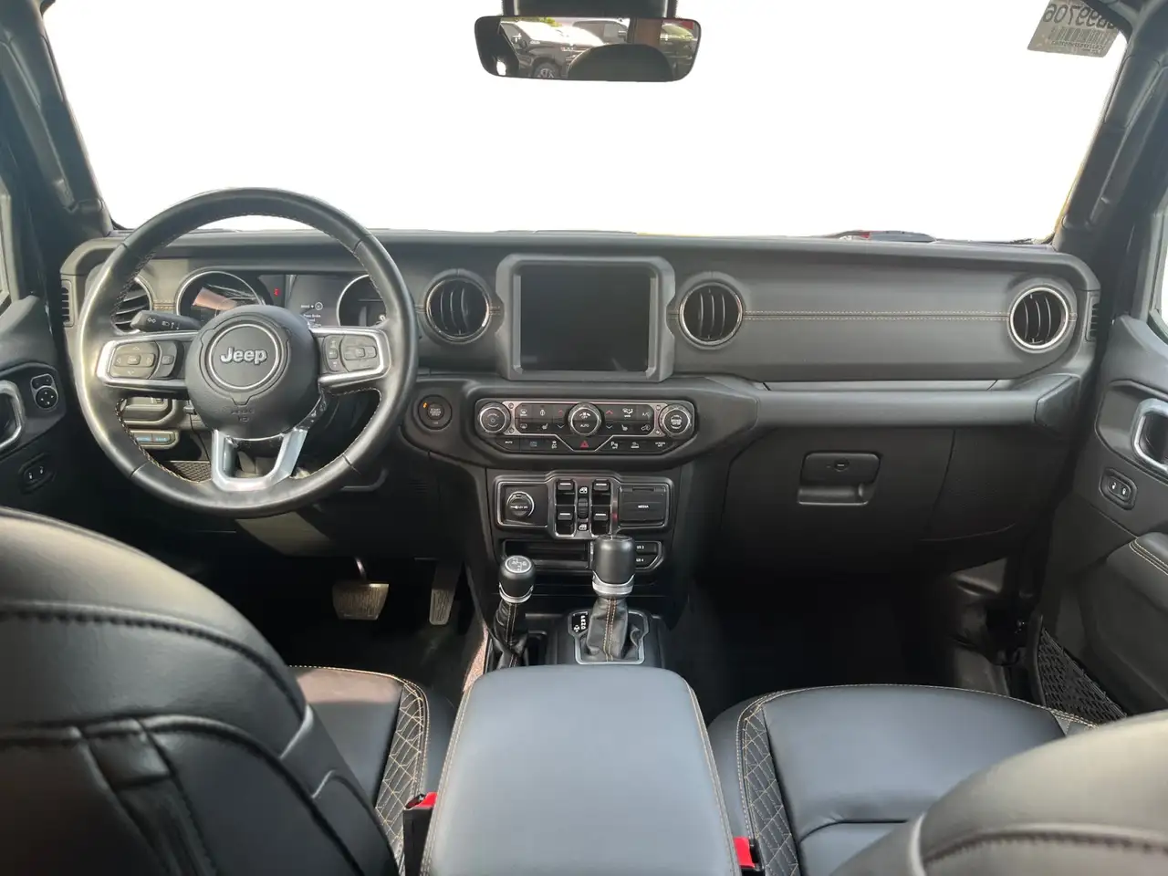 Jeep Wrangler снимка Jeep Wrangler