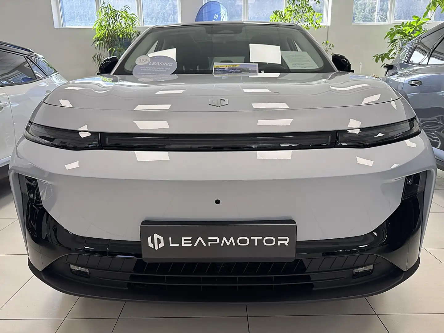 Leapmotor B10 67,1Wh Design Pro Max Grau - 2