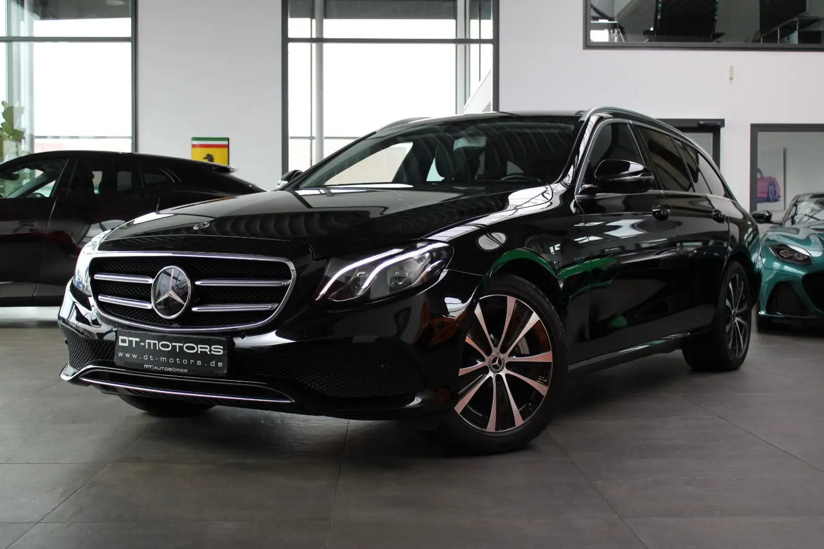 Mercedes-Benz E 300 de T-Modell Avantgarde/Navi/Leder/Led´s Schwarz - 1