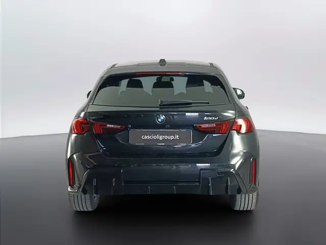 BMW 1 Series view 5
