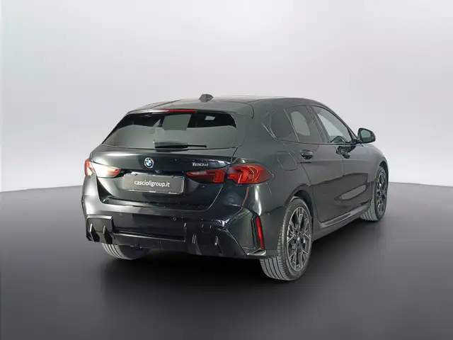 BMW 1 Series view 4