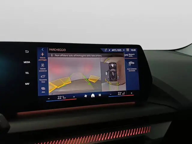 BMW 1 Series view 13