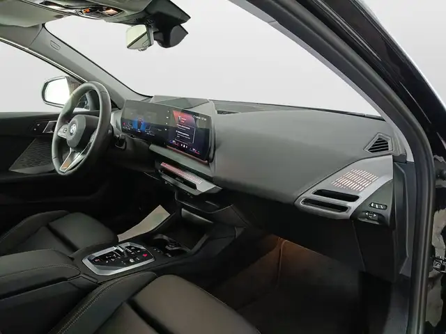 BMW 1 Series view 10