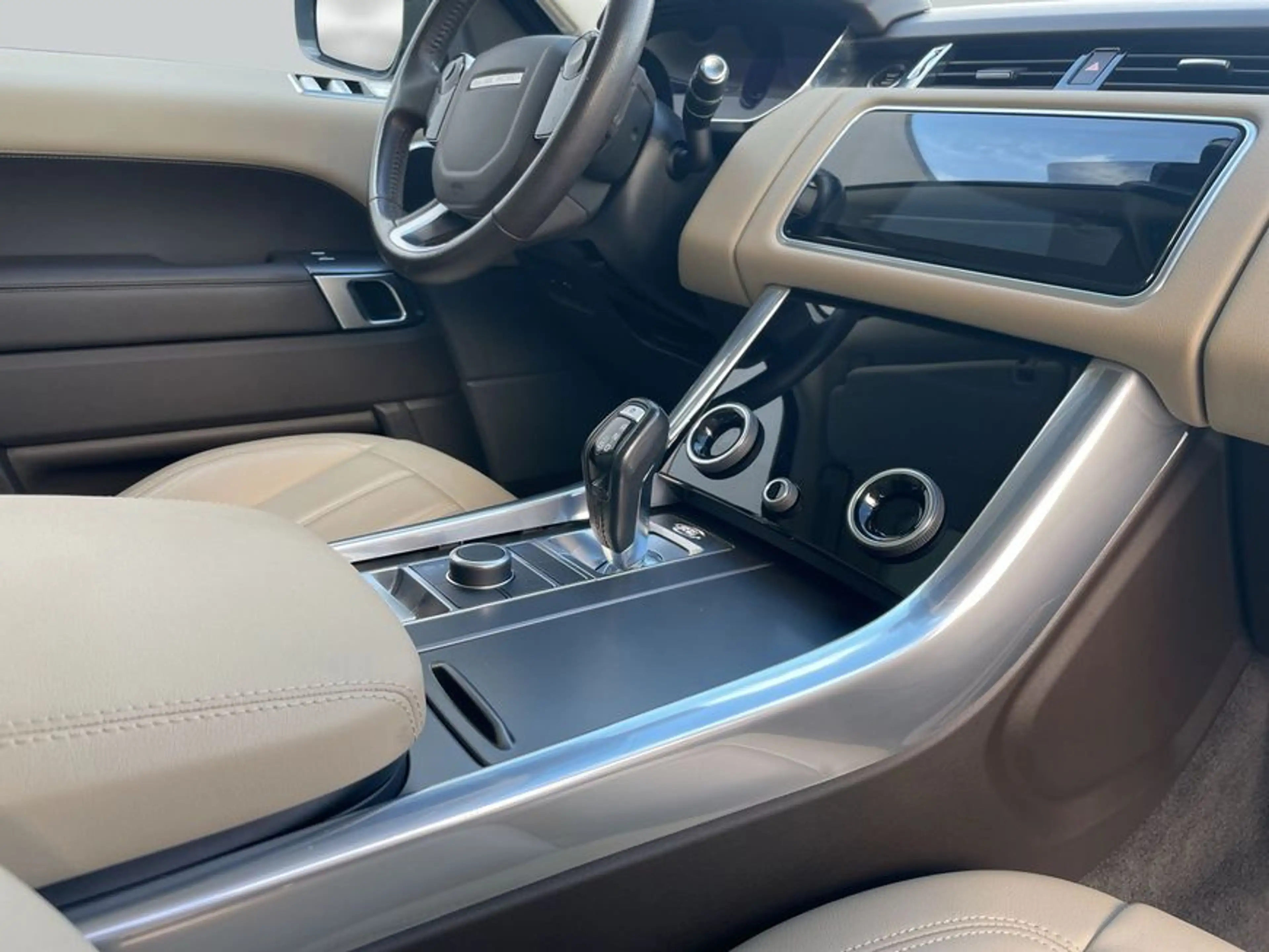 Land Rover Range Rover Sport D250 SE — photo 15