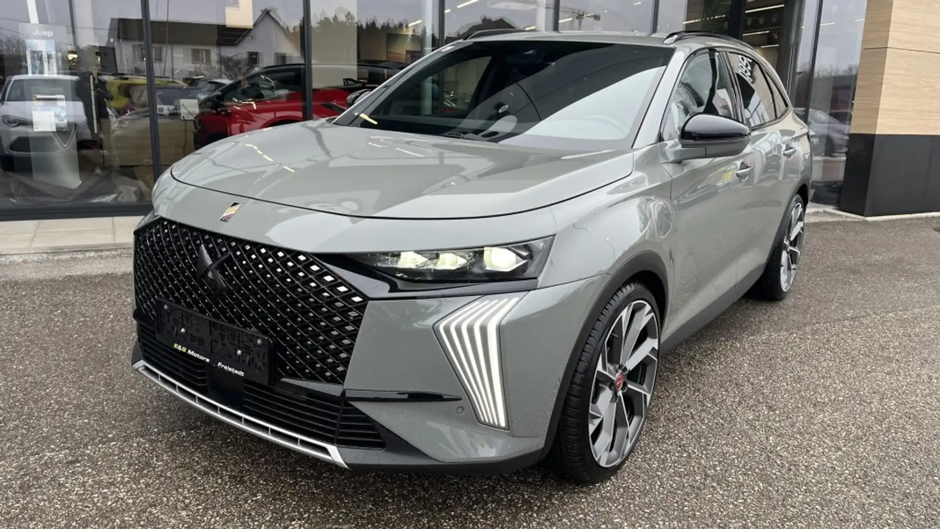 DS Automobiles DS 7 E-Tense 4x4 360 Performance Line + Aut. Grau - 1