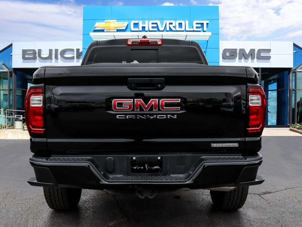 2024 GMC Canyon