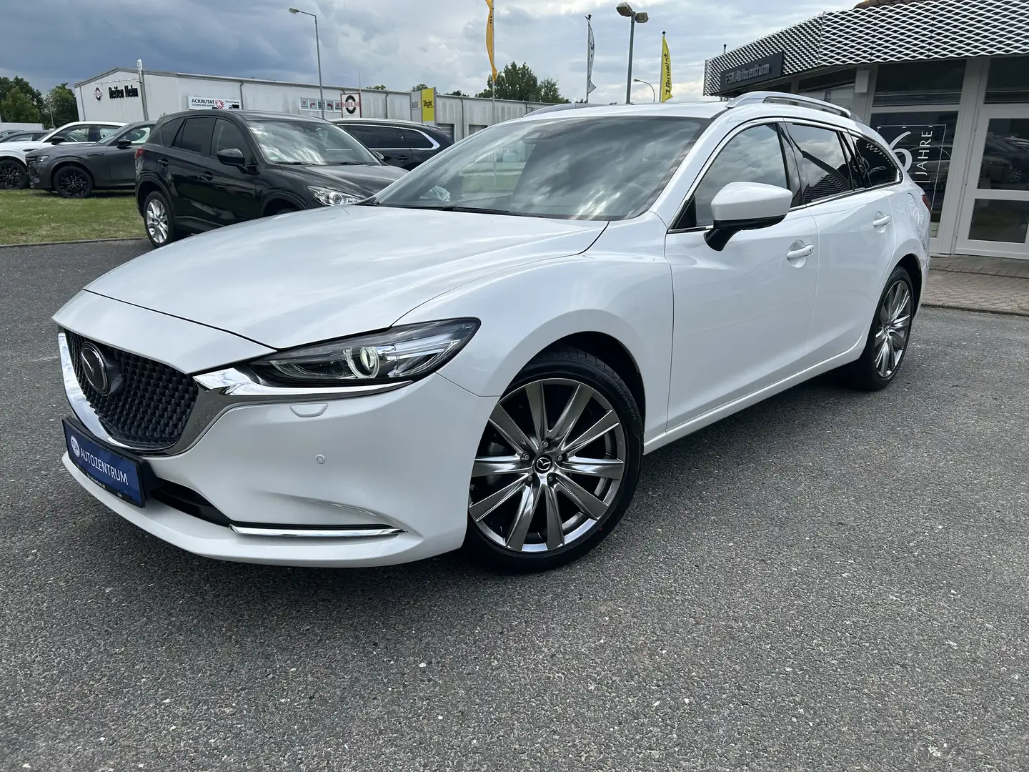 Mazda 6 SK 2.5 194PS AT TAKUMI SUNR Matrix-LED 360° Weiß - 1
