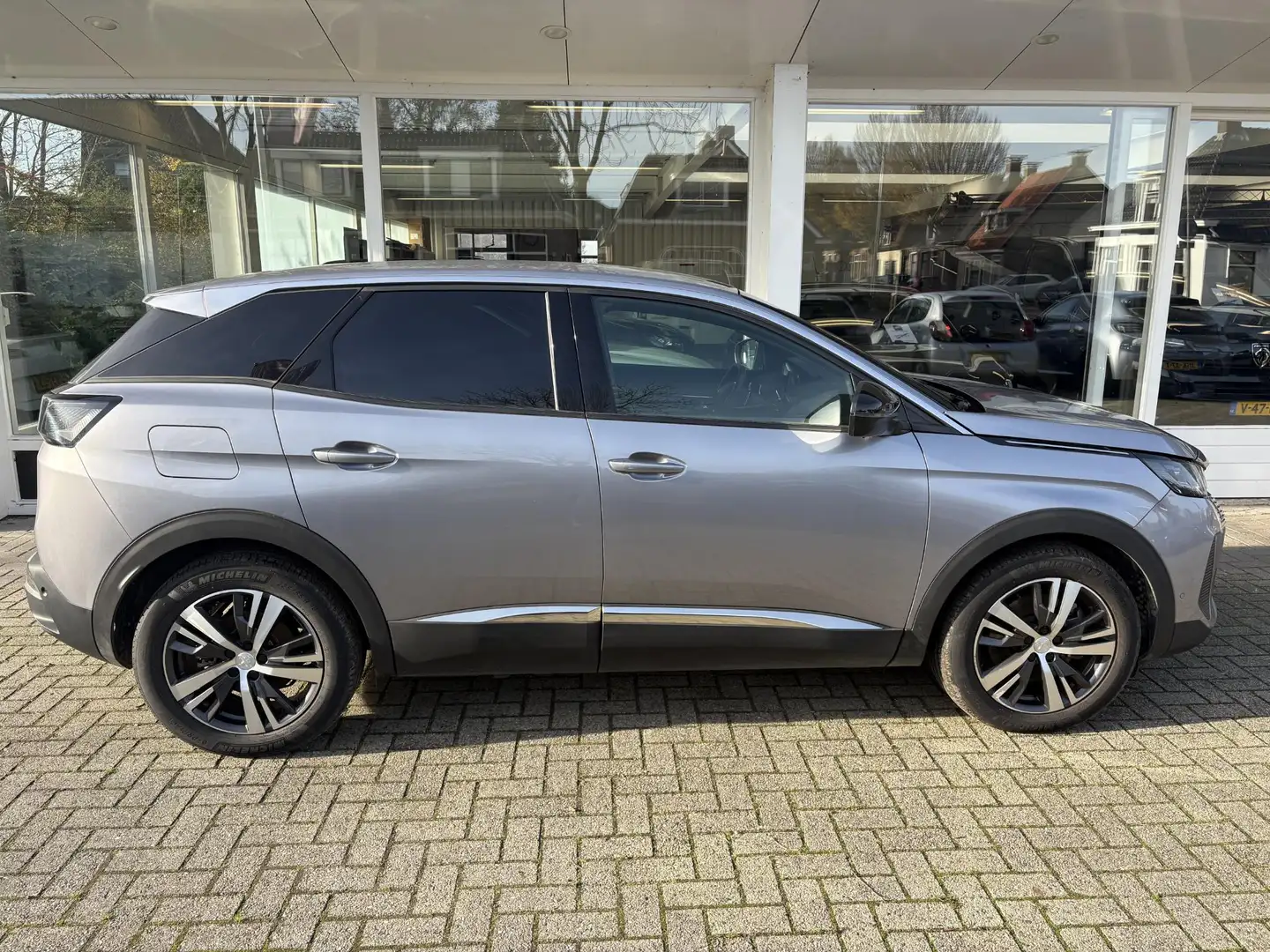 Peugeot 3008 1.6 HYbrid 180 Allure Pack Business | Navigatie | Silber - 2