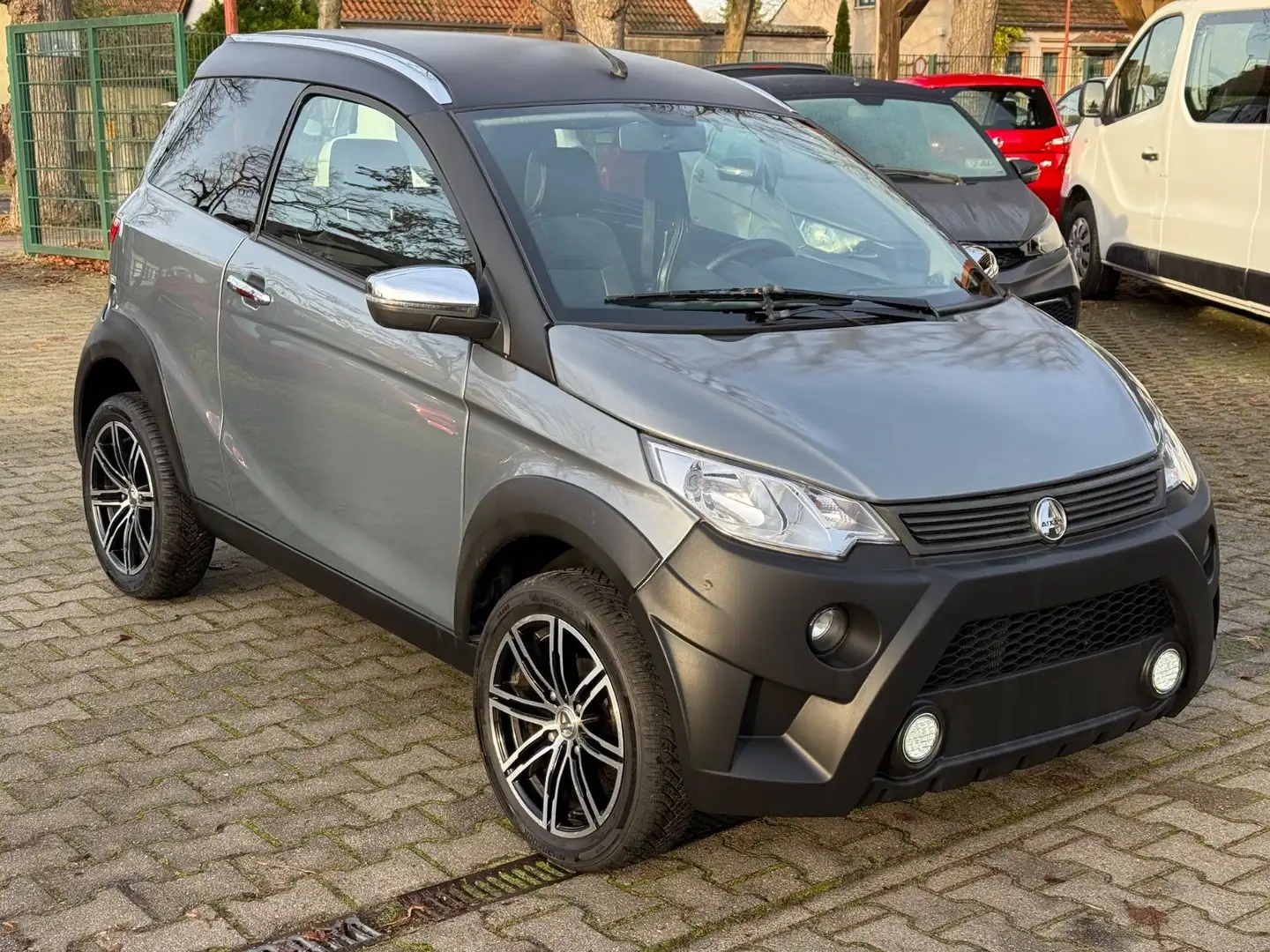 Aixam Crossover Mopedauto L6e 45km/h Grau - 1